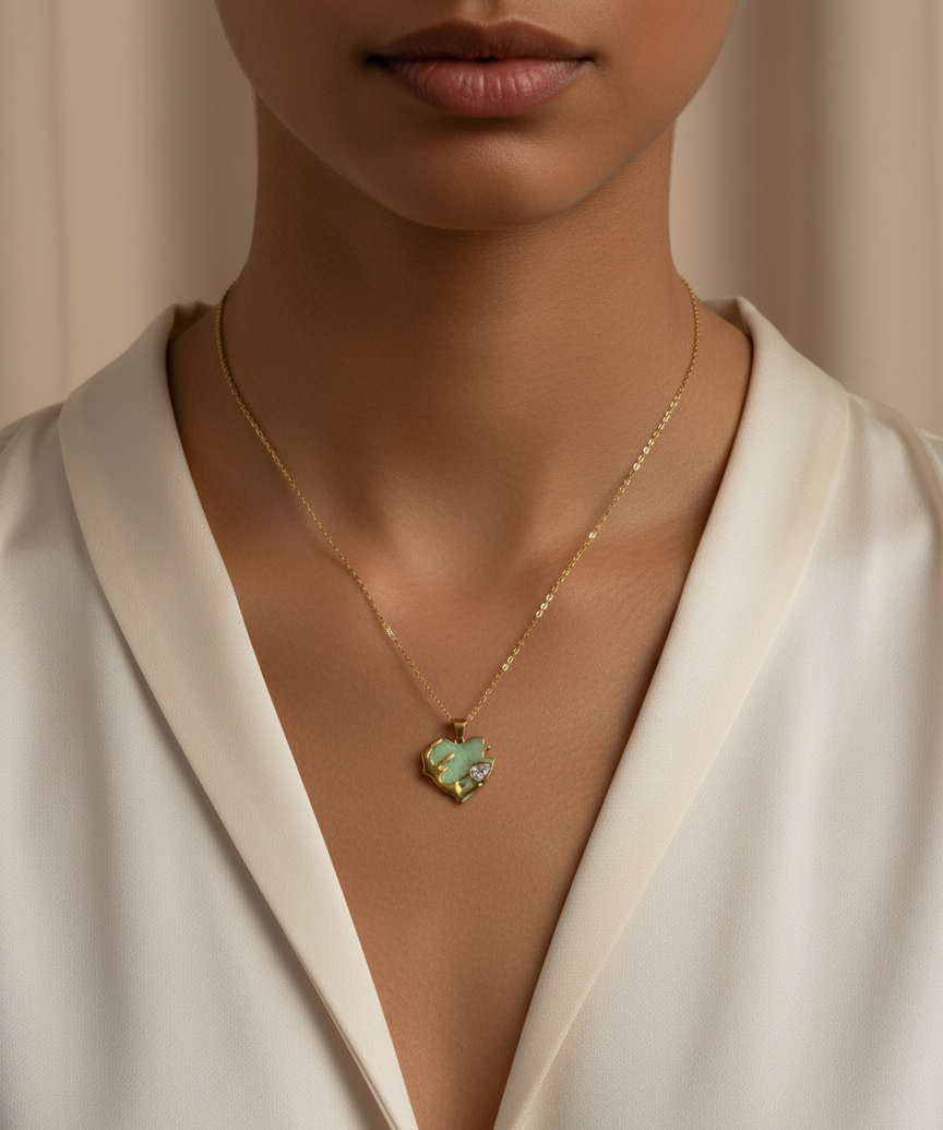 Anti-Tarnish Gold Heart Pendant Necklace – Green Stone & Crystal Accent Jewelry for Women